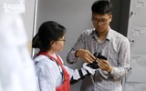 Xem giới trẻ Hà Nội xả stress bằng cách... đập phá đồ 